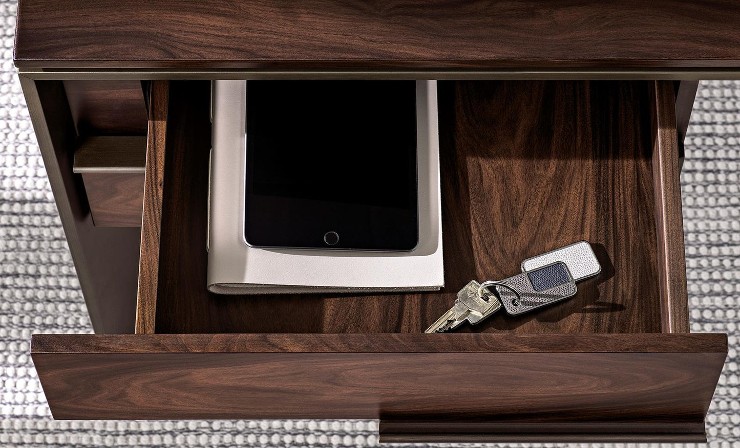 Mirouz office table