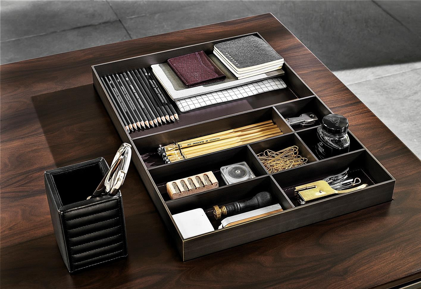 Mirouz office table